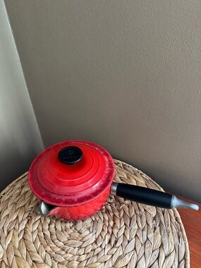Le Creuset Classic Cast Iron Sauce Pot #16 - 1 1/4 Quart